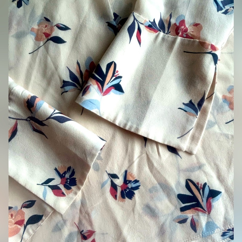 Emerson Rose Silk Top Floral Long Sleeves Size Large Cream Pink Pretty Pullover - Picture 6 of 9